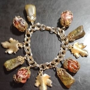 Vintage Costume Jewelry Unbranded Gold Tone Leaf Acorn Stone Charm Bracelet